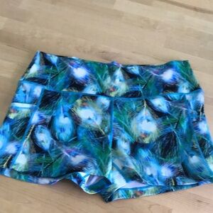 CVG Feather pattern 2.5” Shorts size XL